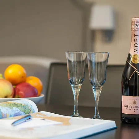 So In アパート *