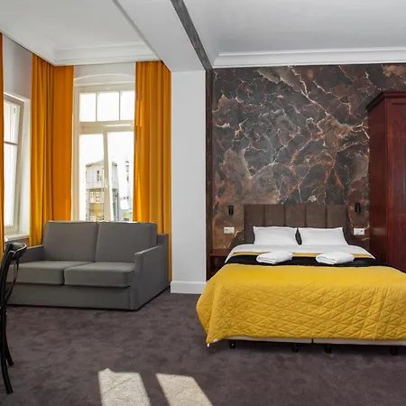 So In Apartament *